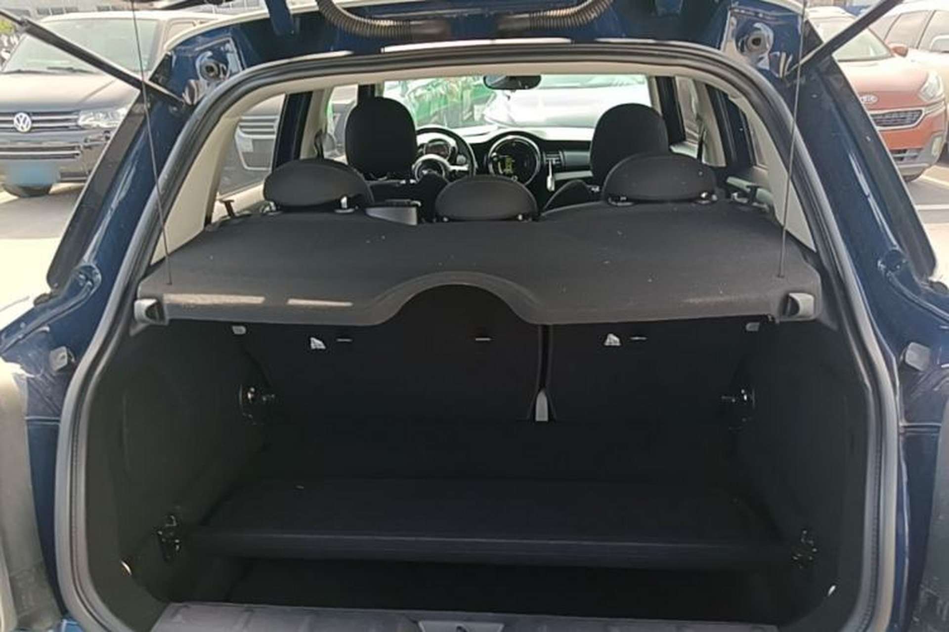 Used MINI 2015 1.5T COOPER Fun Five-Door Edition Trunk
