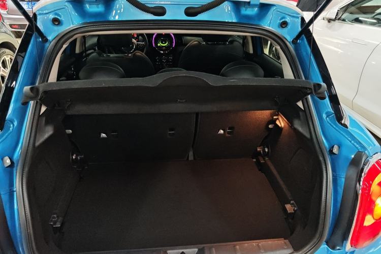 Used MINI 2015 1.5T COOPER Excitement Five-Door Edition Trunk