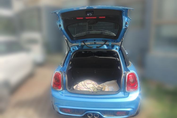 Used MINI 2015 2.0T COOPER S Five-Door Edition Trunk