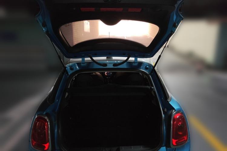 Used MINI 2015 1.5T COOPER Fun Five-Door Edition Trunk