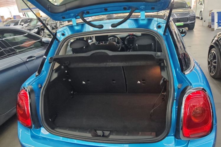 Used MINI 2015 1.5T COOPER Fun Five-Door Edition Trunk