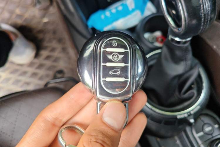 Used MINI 2015 1.5T COOPER Fun Five-Door Edition Vehicle Key
