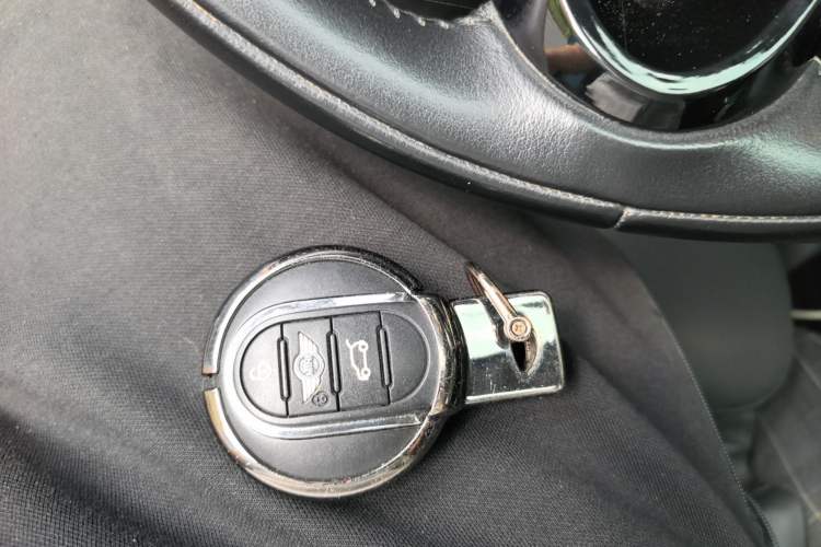 Used MINI 2015 1.5T COOPER Fun Five-Door Edition Vehicle Key