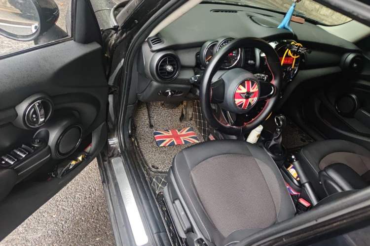 Used MINI 2015 1.2T ONE Five-Door Edition Driver Seat