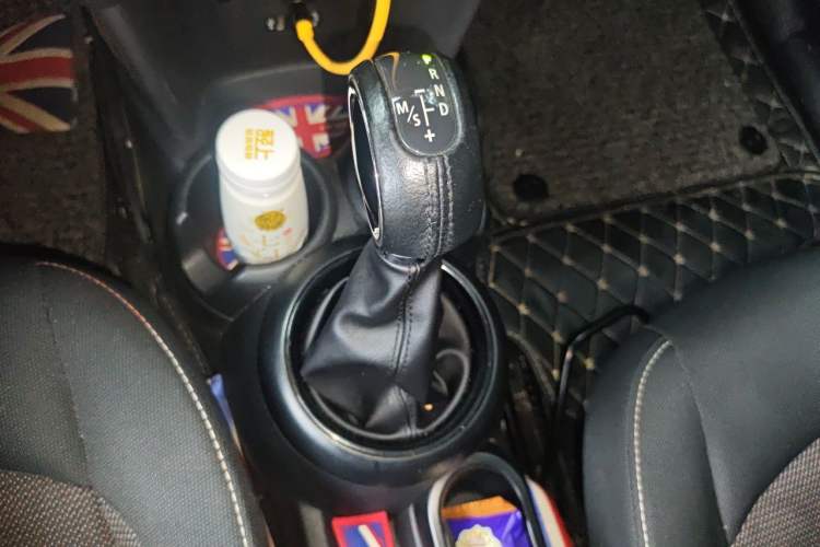 Used MINI 2015 1.2T ONE Five-Door Edition Gear Lever
