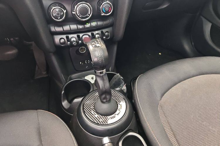 Used MINI 2015 1.2T ONE Five-Door Edition Gear Lever