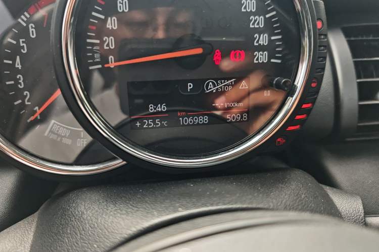 Used MINI 2015 1.2T ONE Five-Door Edition Odometer Close Up