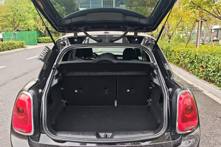 Used MINI 2015 1.2T ONE Five-Door Edition Trunk