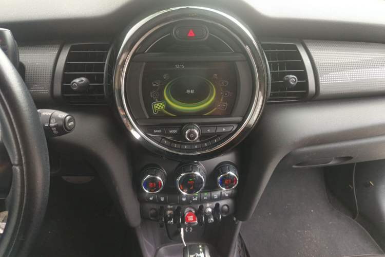 Used MINI 2015 1.5T COOPER Excitement Five-Door Edition Audio And AC Panel