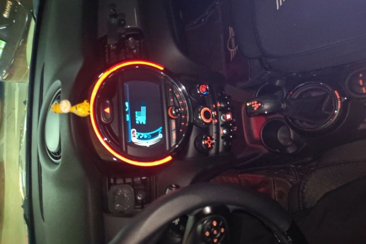 Used MINI 2015 1.5T COOPER Fun Five-Door Edition Audio And AC Panel