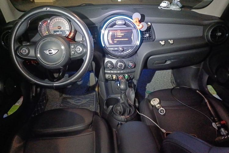 Used MINI 2015 1.5T COOPER Fun Five-Door Edition Center Console