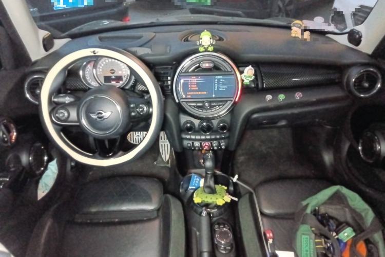 Used MINI 2015 2.0T COOPER S Five-Door Edition Center Console