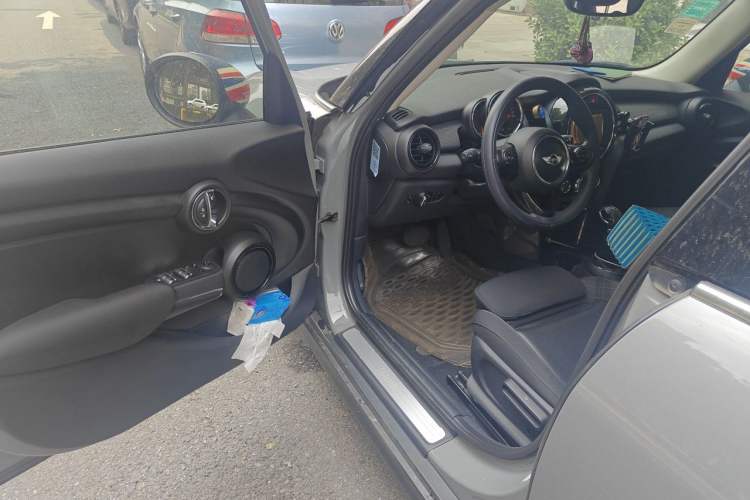 Used MINI 2015 1.5T COOPER Fun Five-Door Edition Driver Seat