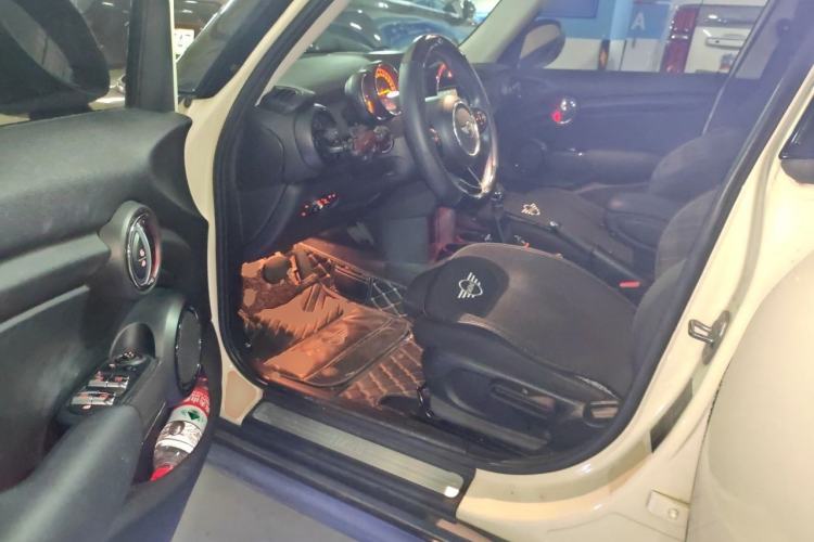 Used MINI 2015 1.5T COOPER Fun Five-Door Edition Driver Seat