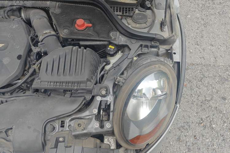 Used MINI 2015 1.5T COOPER Fun Five-Door Edition Engine Bay Left