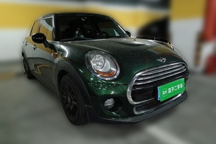 Used MINI 2015 1.5T COOPER Fun Five-Door Edition Front Right 45 Deg