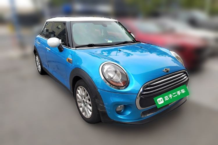 Used MINI 2015 1.5T COOPER Fun Five-Door Edition Front Right 45 Deg
