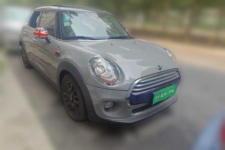 Used MINI 2015 1.5T COOPER Fun Five-Door Edition Front Right 45 Deg
