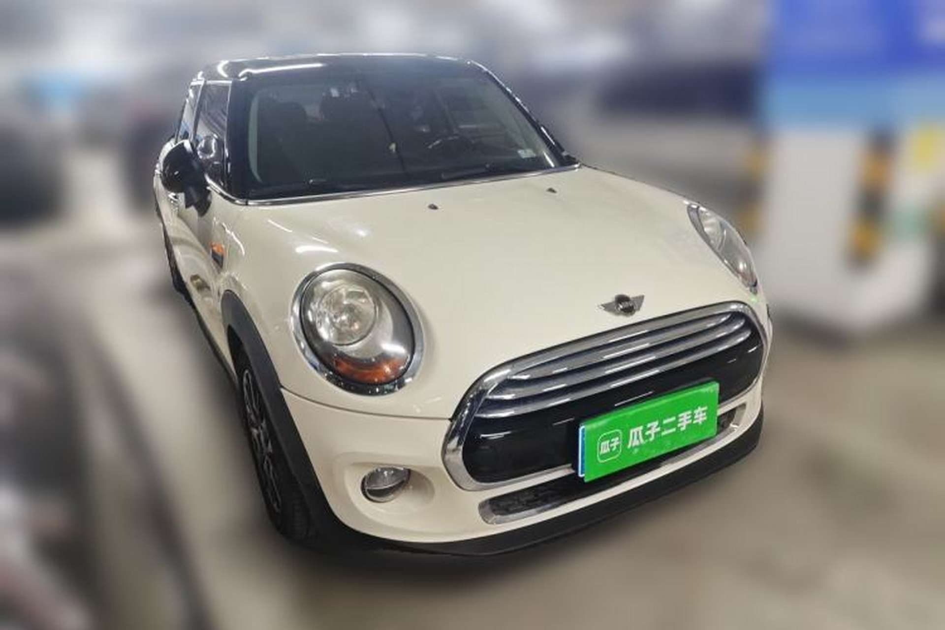 Used MINI 2015 1.5T COOPER Fun Five-Door Edition Front Right 45 Deg