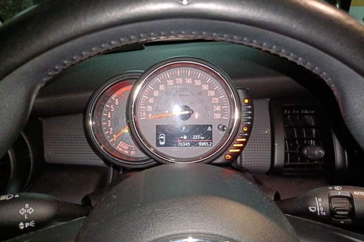 Used MINI 2015 1.5T COOPER Fun Five-Door Edition Instrument Cluster
