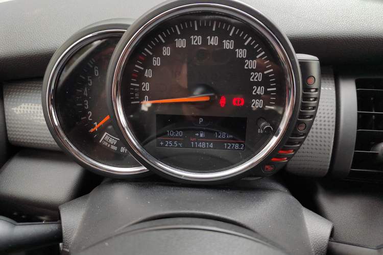 Used MINI 2015 1.5T COOPER Fun Five-Door Edition Instrument Cluster