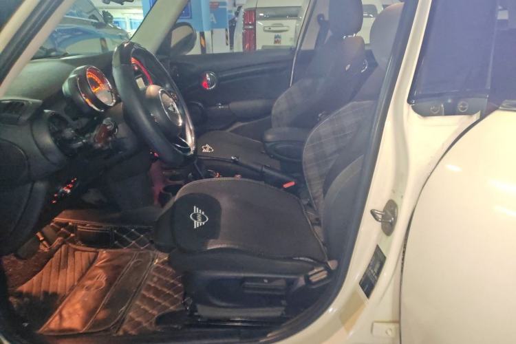 Used MINI 2015 1.5T COOPER Fun Five-Door Edition Left Front Seat