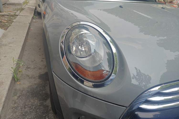 Used MINI 2015 1.5T COOPER Fun Five-Door Edition Right Front Headlight