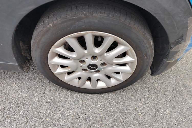 Used MINI 2015 1.5T COOPER Fun Five-Door Edition Right Front Wheel Hub
