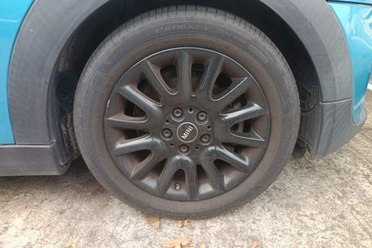 Used MINI 2015 1.5T COOPER Excitement Five-Door Edition Right Front Wheel Hub