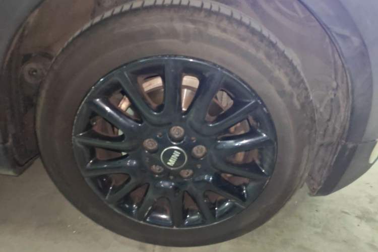 Used MINI 2015 1.5T COOPER Fun Five-Door Edition Right Front Wheel Hub