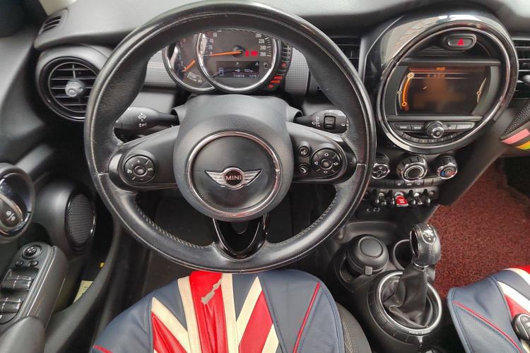 Used MINI 2015 1.5T COOPER Fun Five-Door Edition Steering Wheel
