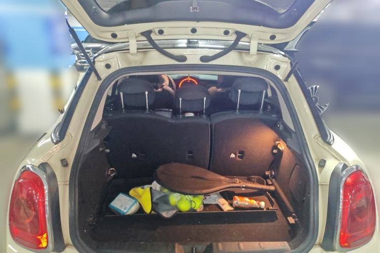 Used MINI 2015 1.5T COOPER Fun Five-Door Edition Trunk