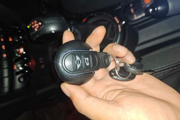 Used MINI 2015 1.5T COOPER Fun Five-Door Edition Vehicle Key