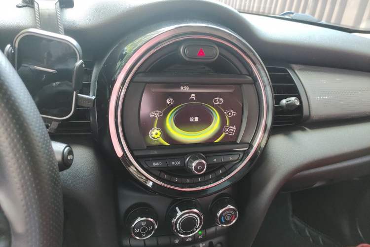 Used MINI 2015 1.5T COOPER Fun Five-Door Edition Audio And AC Panel