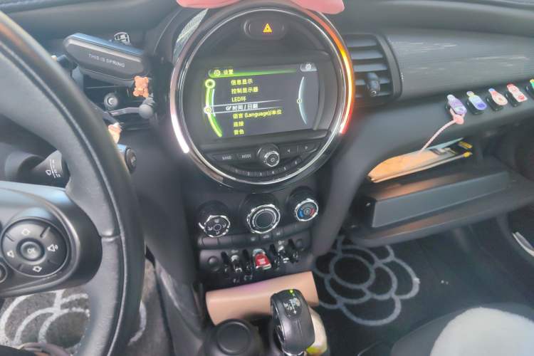 Used MINI 2015 1.5T COOPER Fun Five-Door Edition Audio And AC Panel