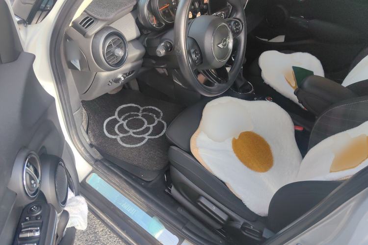Used MINI 2015 1.5T COOPER Fun Five-Door Edition Driver Seat
