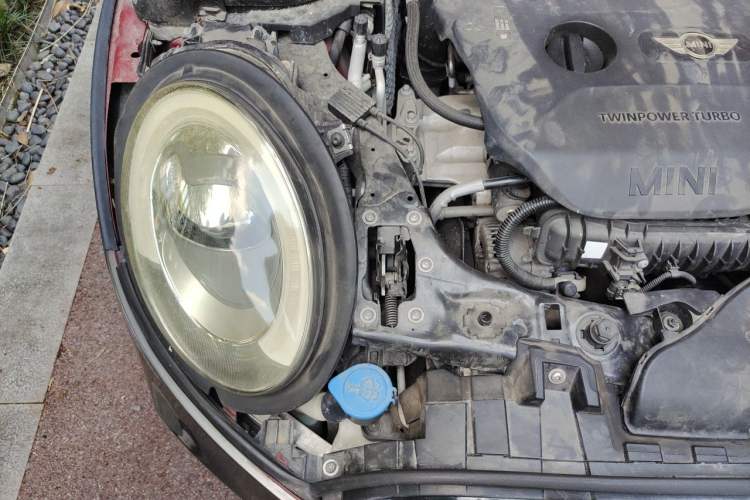 Used MINI 2015 1.5T COOPER Fun Five-Door Edition Engine Bay Right