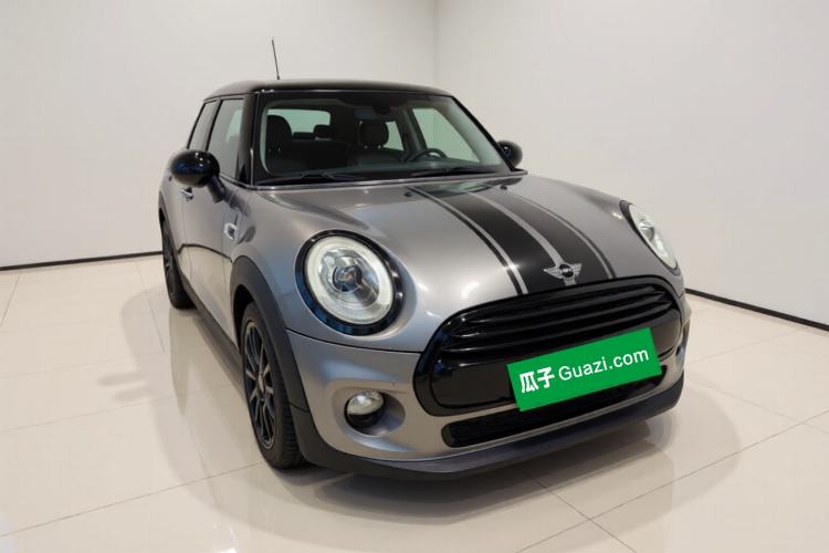 Used MINI 2015 1.5T COOPER Fun Five-Door Edition Front Right 45 Deg