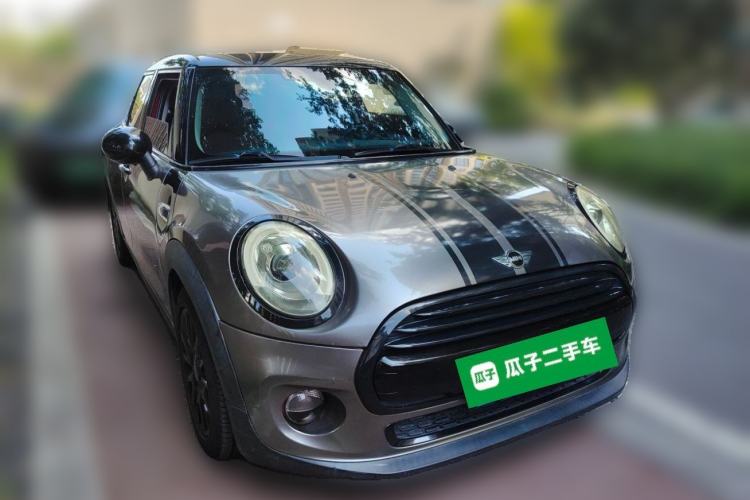 Used MINI 2015 1.5T COOPER Fun Five-Door Edition Front Right 45 Deg