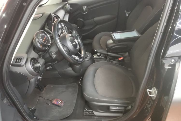 Used MINI 2015 1.2T ONE Five-Door Edition Left Front Seat
