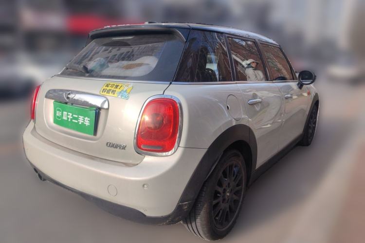 Used MINI 2015 1.5T COOPER Fun Five-Door Edition Rear Right 45 Deg