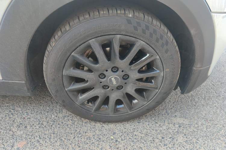 Used MINI 2015 1.5T COOPER Fun Five-Door Edition Right Front Wheel Hub