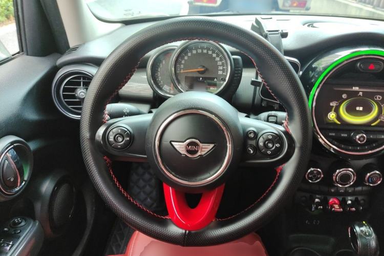 Used MINI 2015 1.5T COOPER Fun Five-Door Edition Steering Wheel