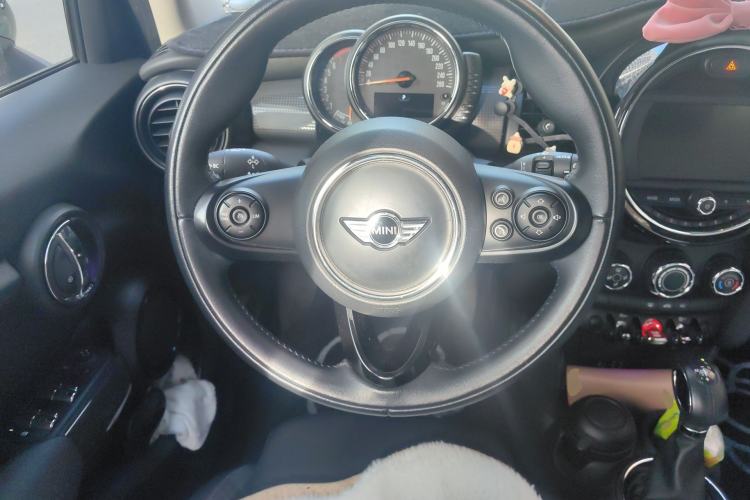 Used MINI 2015 1.5T COOPER Fun Five-Door Edition Steering Wheel