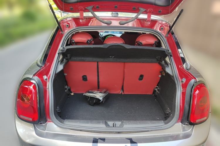 Used MINI 2015 1.5T COOPER Fun Five-Door Edition Trunk
