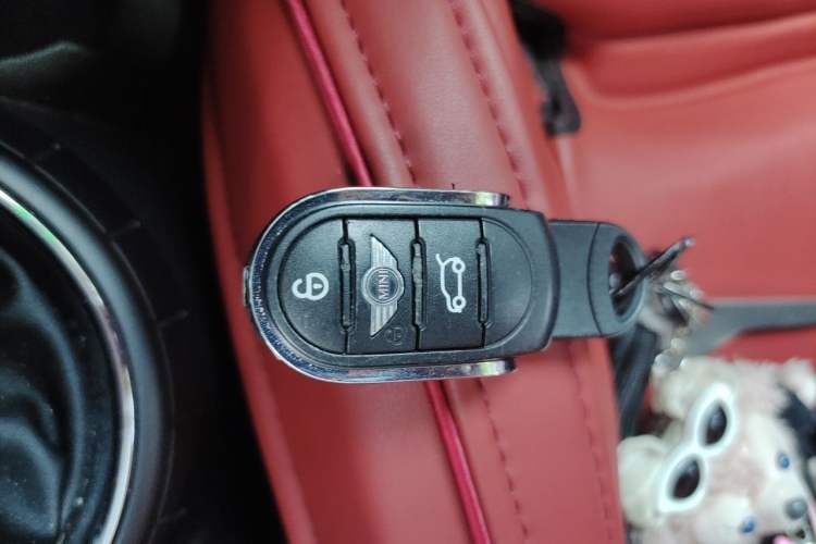 Used MINI 2015 1.5T COOPER Fun Five-Door Edition Vehicle Key