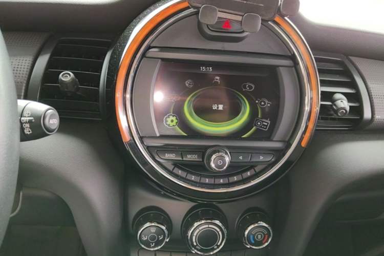 Used MINI 2015 1.5T COOPER Fun Five-Door Edition Audio And AC Panel