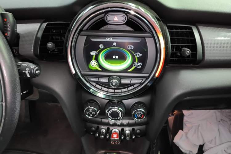 Used MINI 2015 1.5T COOPER Fun Five-Door Edition Audio And AC Panel