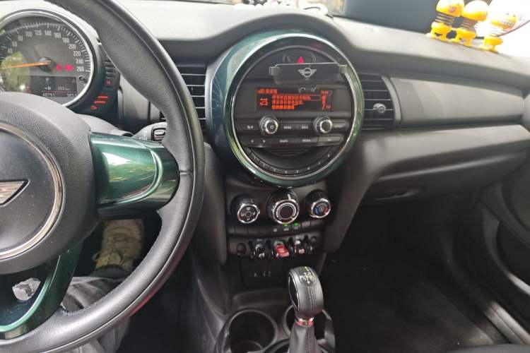 Used MINI 2015 1.2T ONE Five-Door Edition Audio And AC Panel