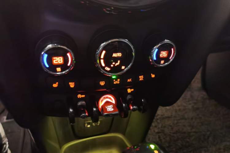 Used MINI 2015 1.5T COOPER Excitement Five-Door Edition Audio And AC Panel